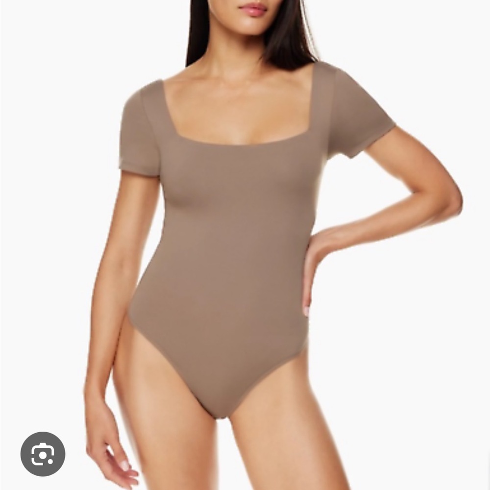 Aritzia Contour Short Sleeve Bodysuit